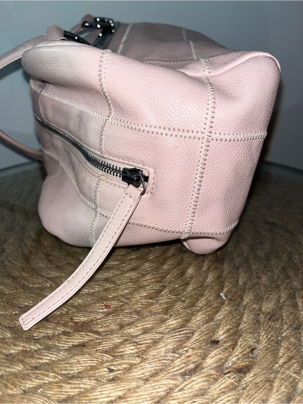CHANEL Blush Quilted Leather Shoulder Bag with Silver-Tone Logo Bar - Picture 3 of 13